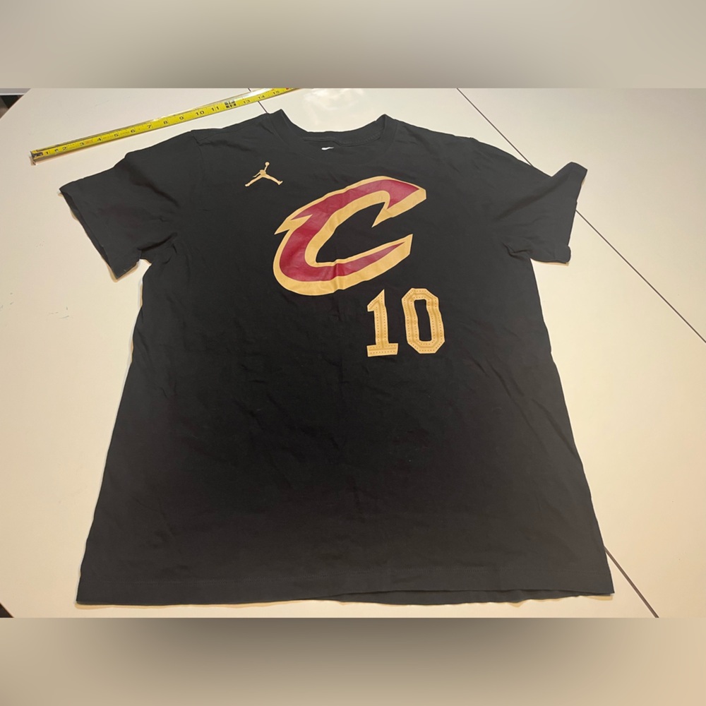 Cleveland Cavaliers Large Nike NBA Darius Garland 10 tee shirt